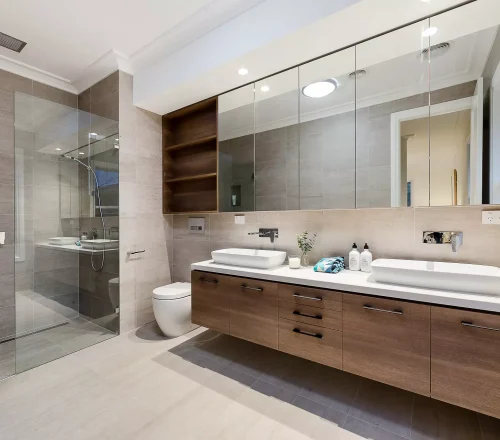bathroom-2021-08-28-22-29-36-utc